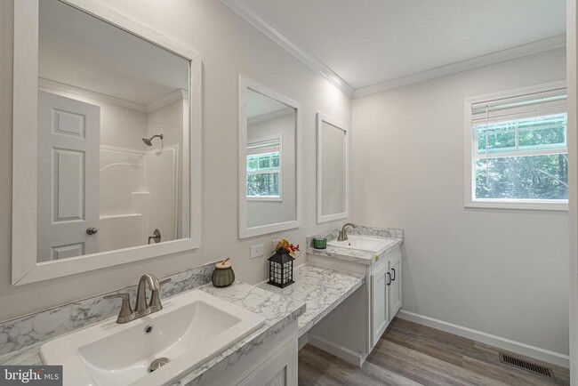 Building Photo - 307 Larkspur Rd