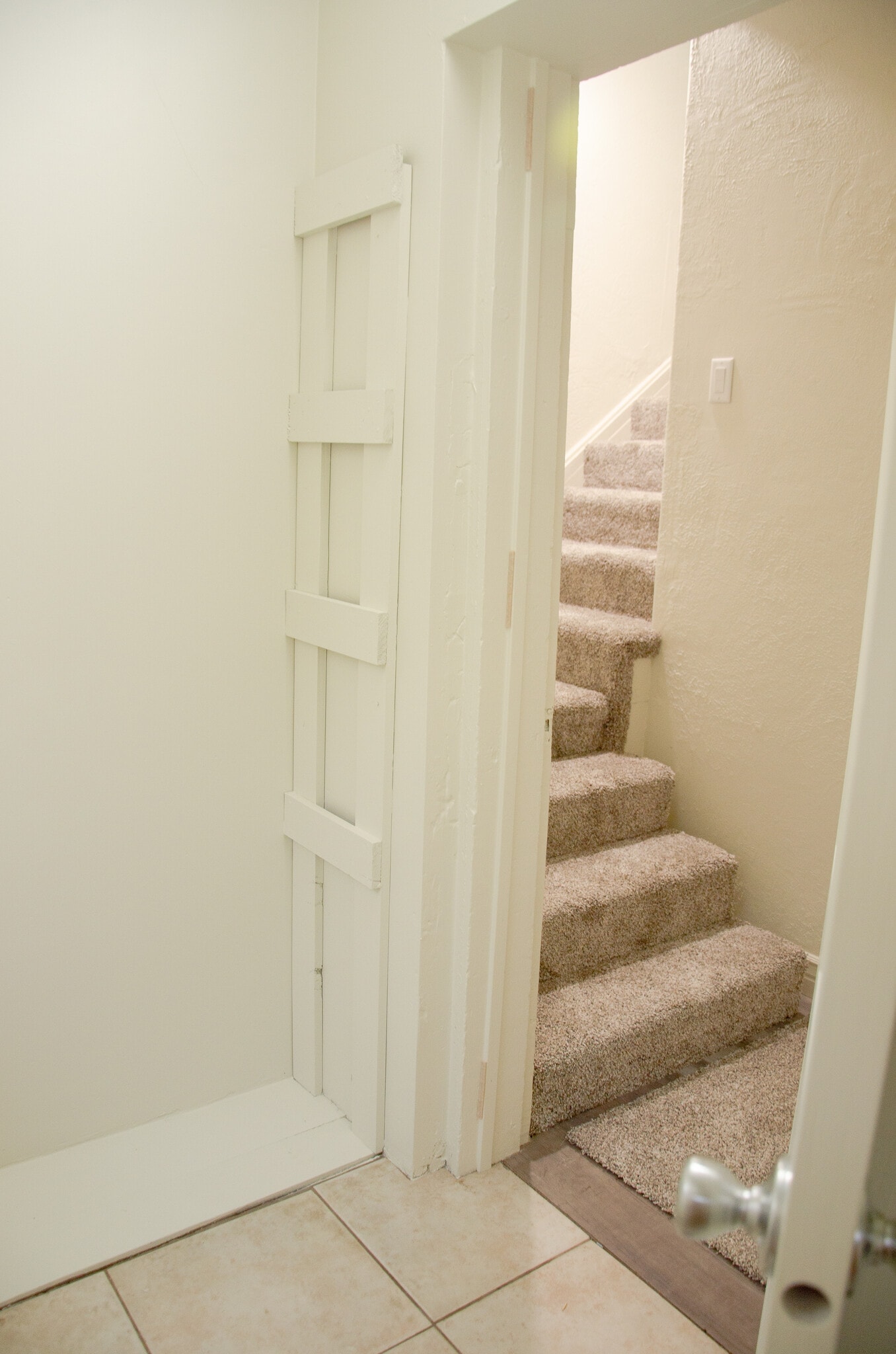 Entry - 1095 W 2000 N