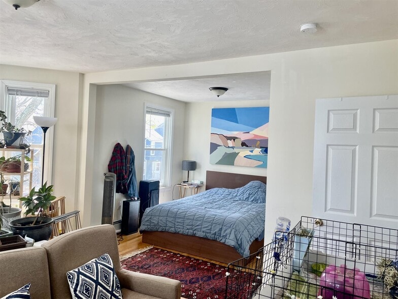 Building Photo - 385 Columbia St