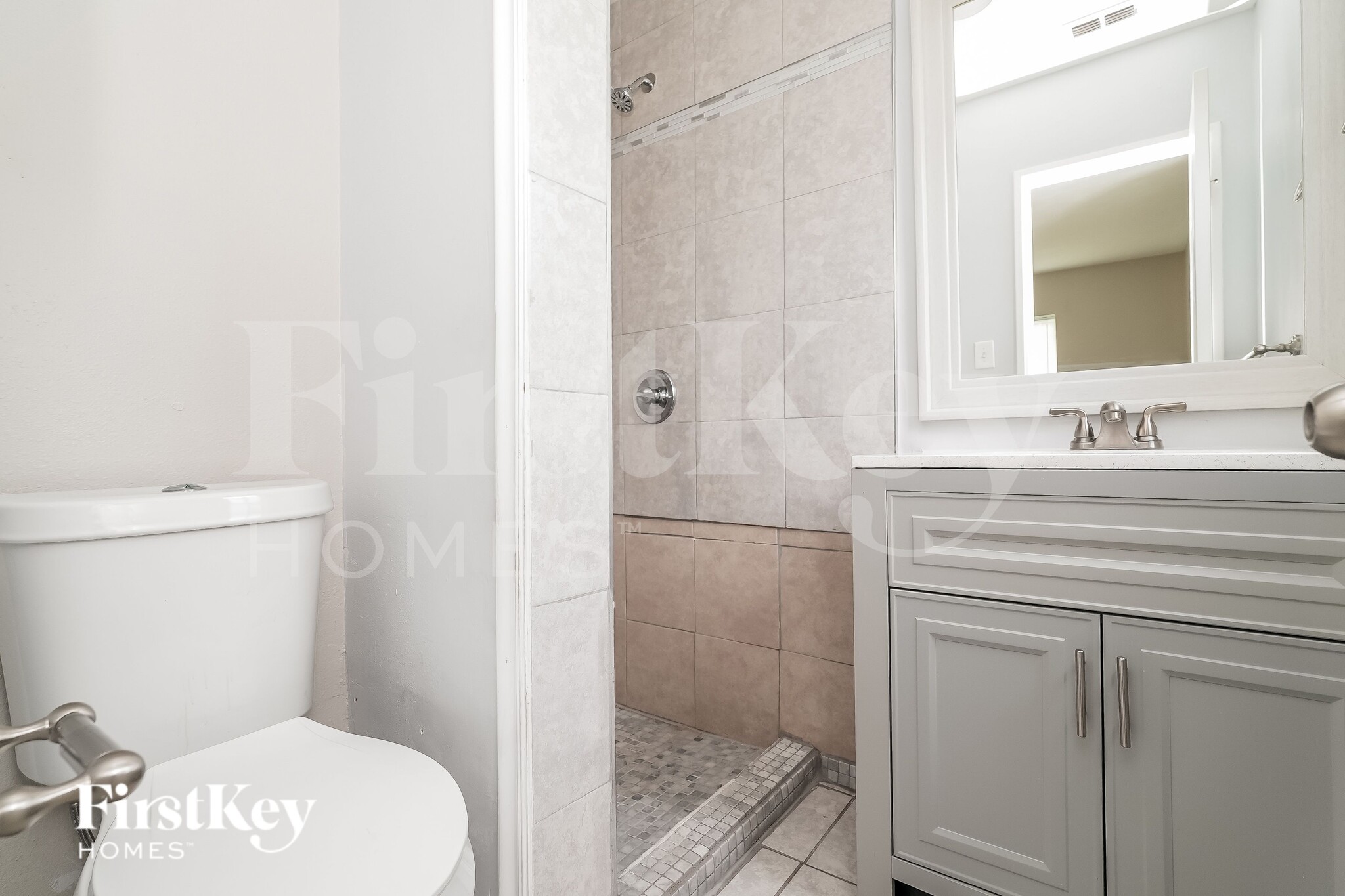 Building Photo - 3805 W Rogers Ave