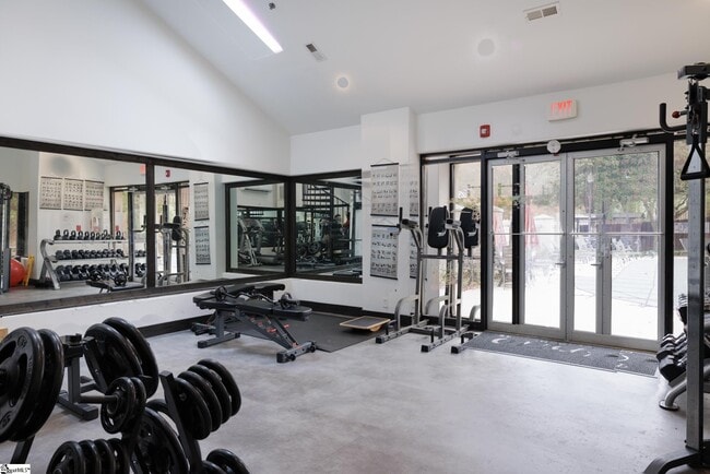 Building Photo - 1001 S Church St