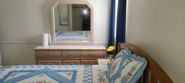 Building Photo - 486 Pinewood St