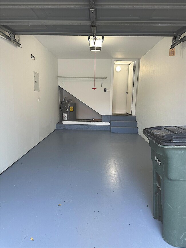 Building Photo - 5710 Coach House Cir