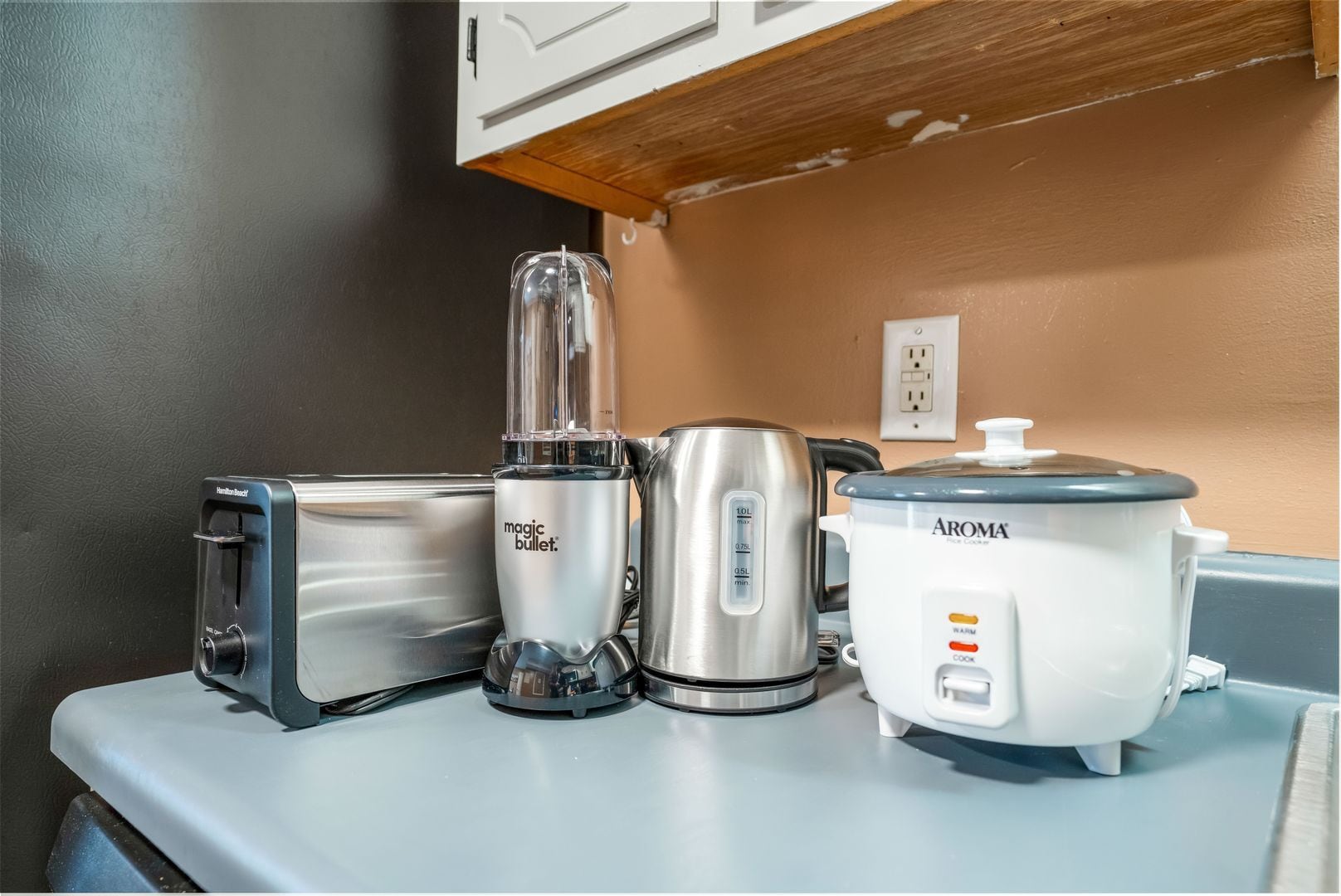 Building Photo - 284 Raleigh Dr