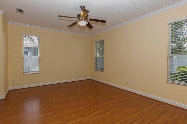 Building Photo - BEAUTIFUL 5 Bedroom/4 Bath Home Located in...