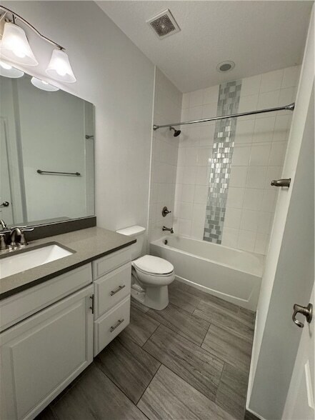 Building Photo - 1751 Willows Sq