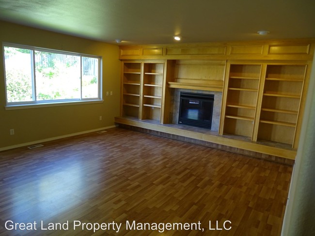 Building Photo - 3 br, 2.5 bath House - 20417 Philadelphia Way