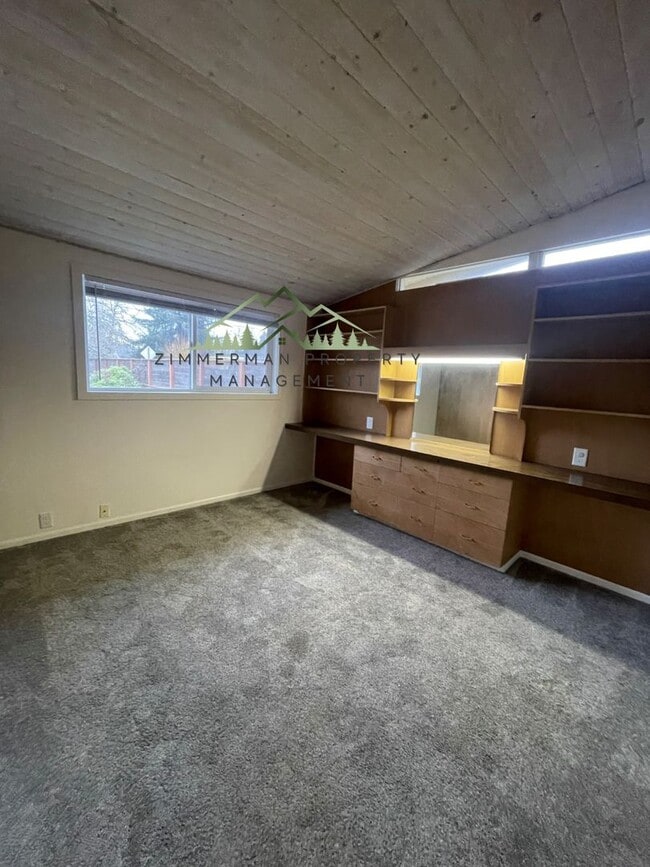 Building Photo - Quiet Friendly Street Neighborhood 3bd/1ba House