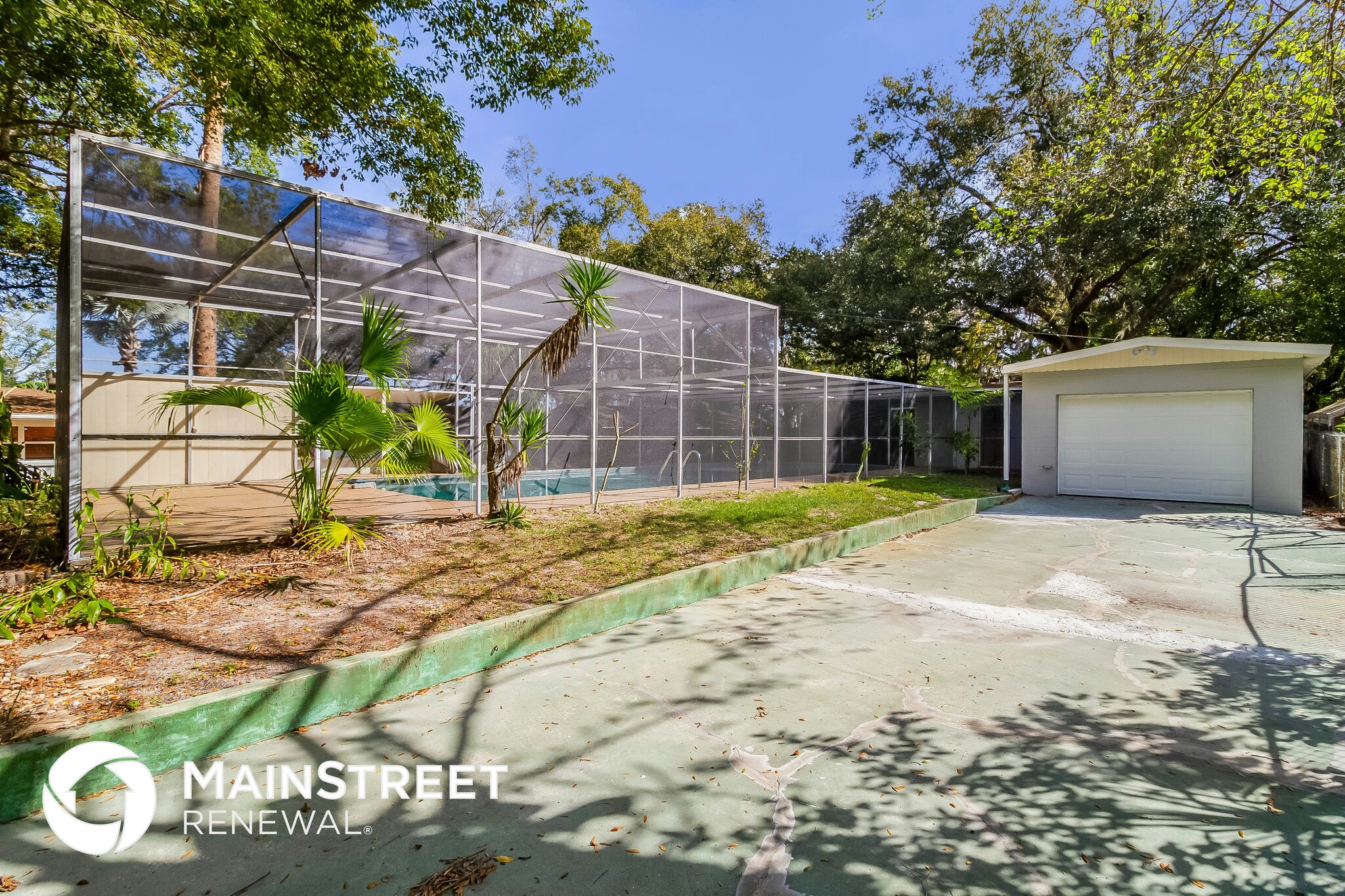 Building Photo - 1197 W Lakeview Cir