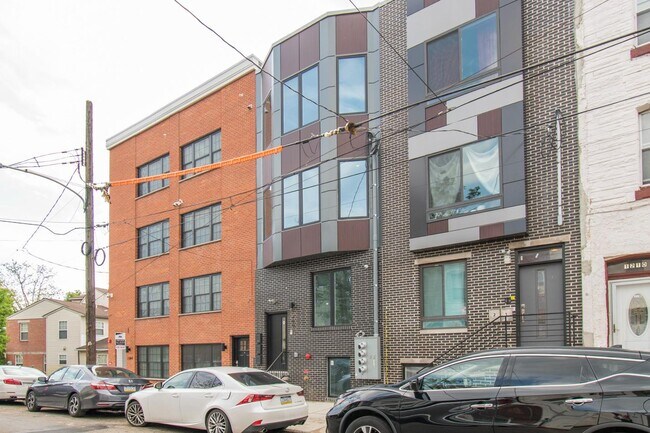 Building Photo - 1206 N 24th St