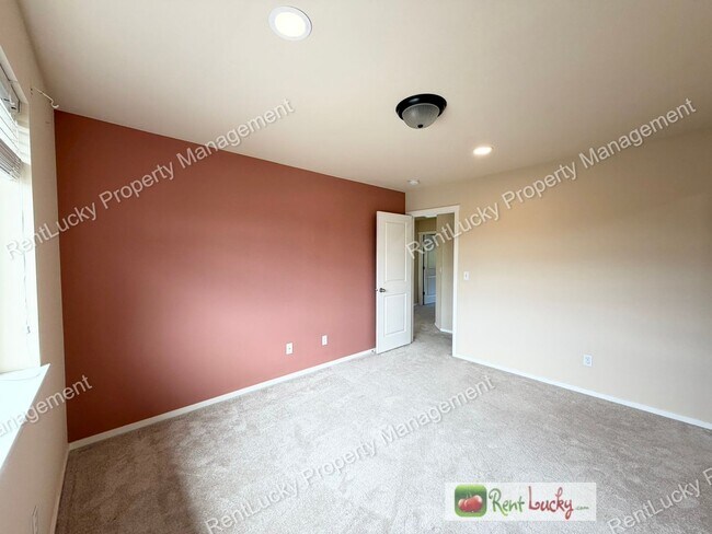 Building Photo - Amazing 5 Bedroom Home in Bothell with Gorgeous Finishes and Large Family Room!