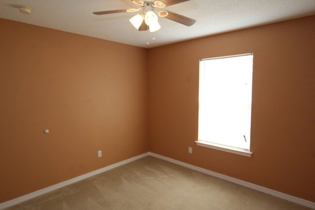 Building Photo - Spacious 3 Bedroom, 2 Bath Brick Home in Southwest Pensacola Near NAS & Beaches