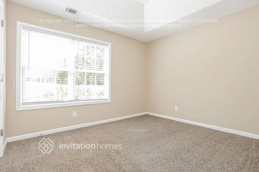 Building Photo - 260 Dreamland Cir