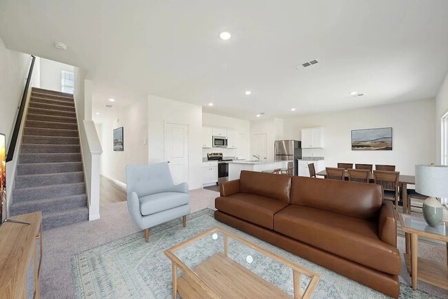 Building Photo - 5730 Roadhouse Dr