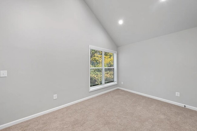 Building Photo - 2213 Garden Pl