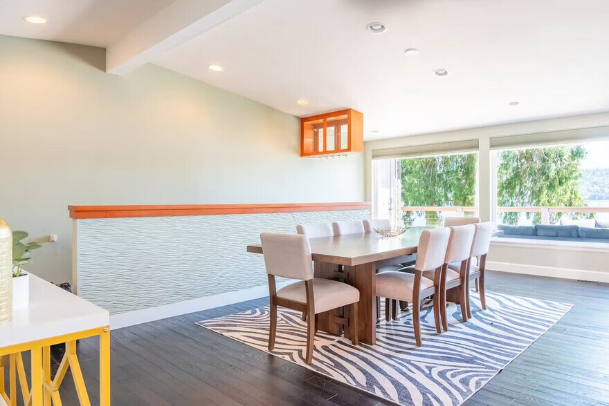 Building Photo - 5627 Illahee Road NE