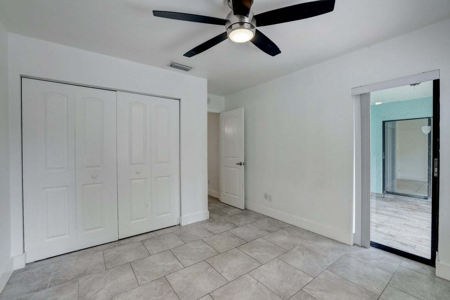 Building Photo - 5770 SE Wilsie Dr