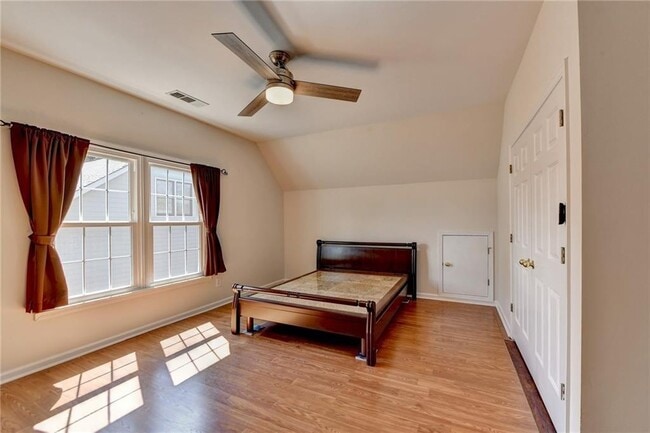 Building Photo - 3820 Ansley Park Dr NE