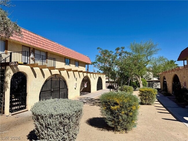 Building Photo - 1720 Cordoba Ln