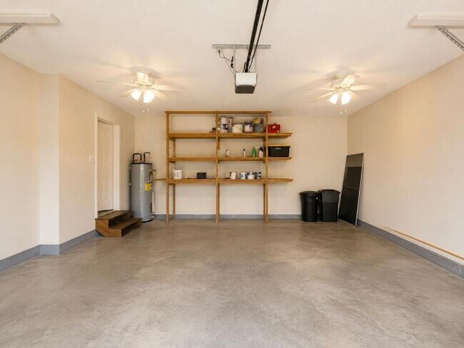 Building Photo - 1034 Persimmon Ct