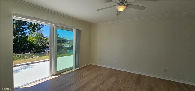 Building Photo - 420 SE 15th Terrace