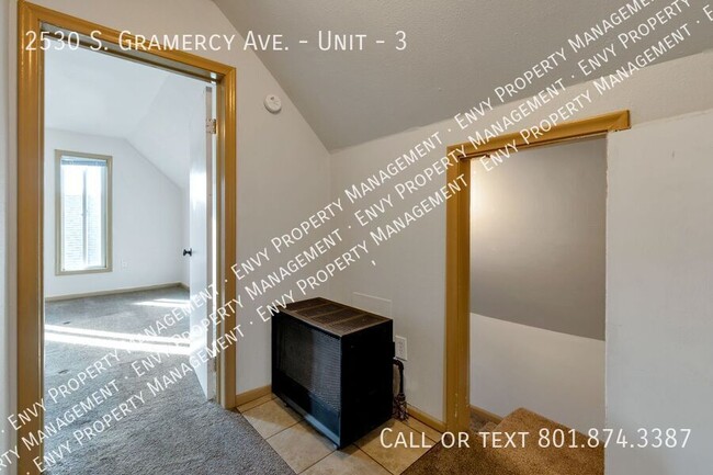 Building Photo - Charming 1 Bed - 1 Bath Updated Unit in Og...