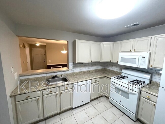 Building Photo - 1037 Gardenview Loop
