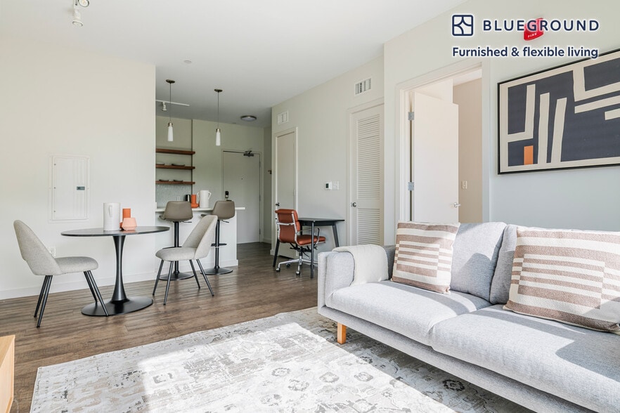 Building Photo - 240 Sidney St