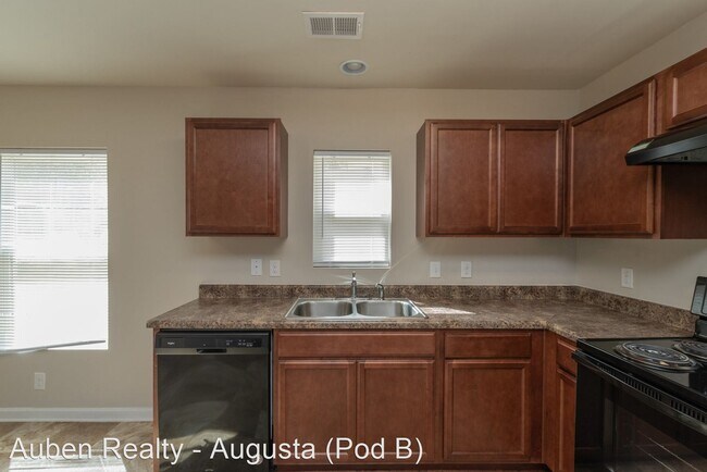 Building Photo - 3 br, 1.5 bath House - 4010 Rambling Way