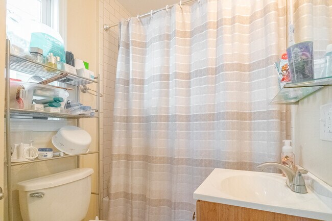 Building Photo - 103 Orleans St