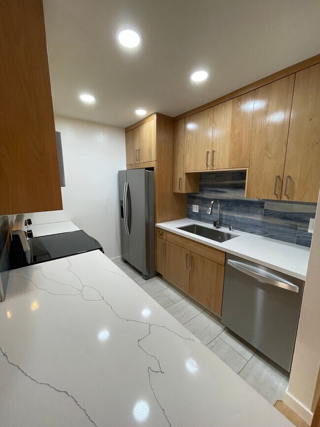 Building Photo - 6416 Friars Rd