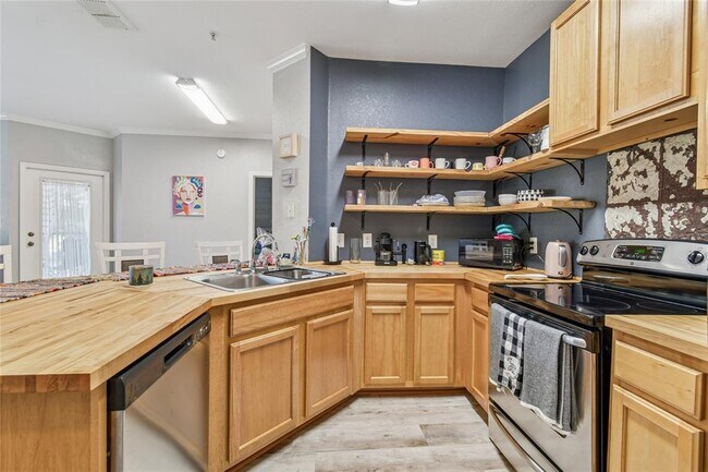 Building Photo - 2405 Courtney Meadows Ct