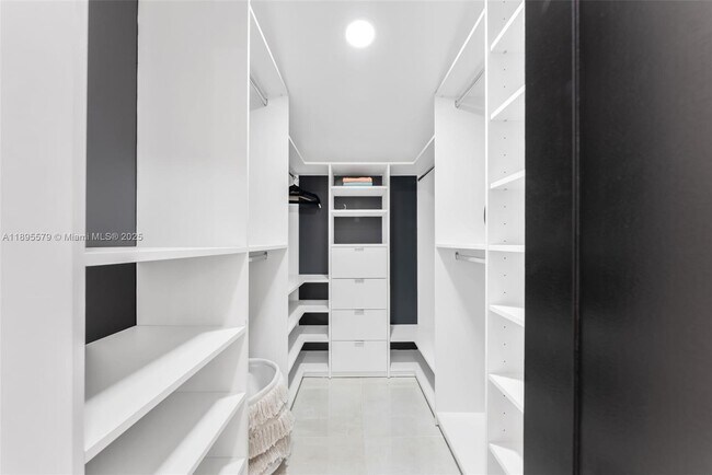 Building Photo - 231 NE 45th St