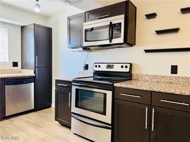Building Photo - 2750 S Durango Dr