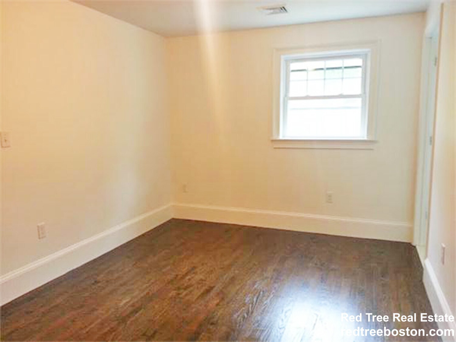 Building Photo - 74 Manet Rd