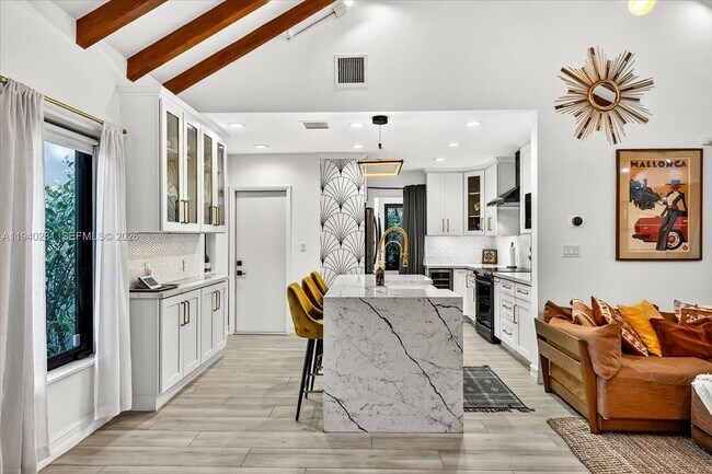 Building Photo - 8225 NE 8th Ct