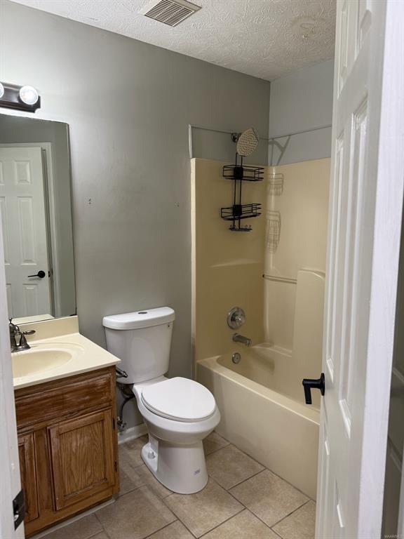 Building Photo - 8425 English Oak Loop