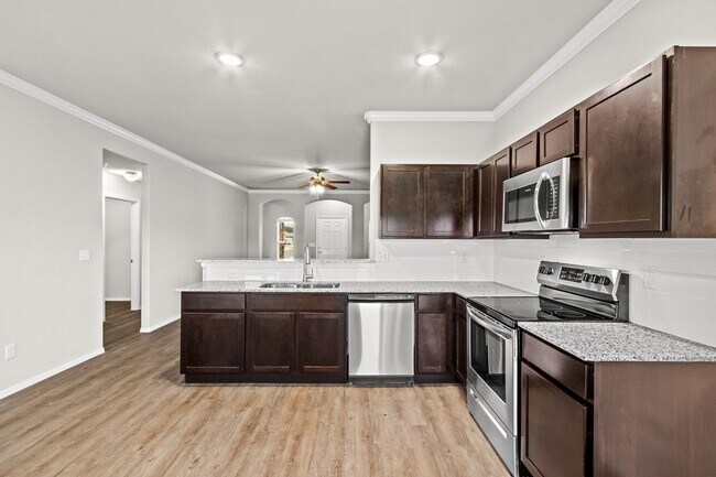 Building Photo - Beautiful new build home!