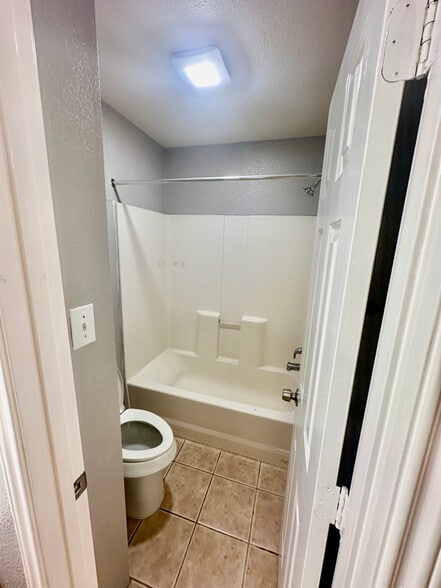 Building Photo - 7363 Golf Vista Blvd