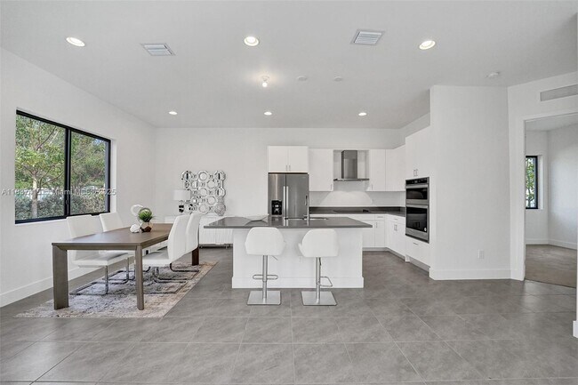 Building Photo - 13145 Addilyn Ct