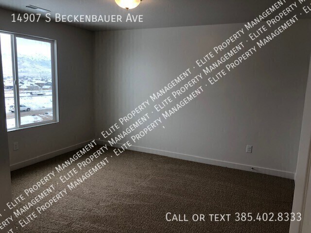 Building Photo - 14907 Beckenbauer Ave