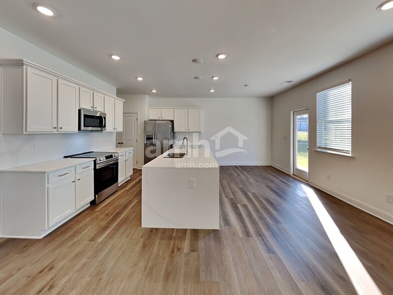 Building Photo - 1007 Highland Walk