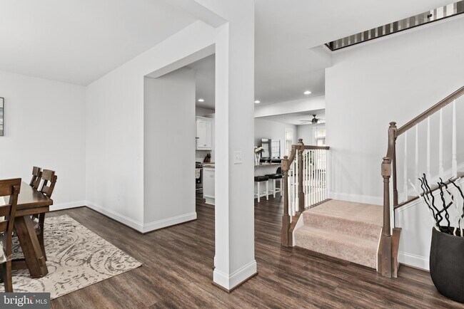Building Photo - 48 Meadow Creek Ln
