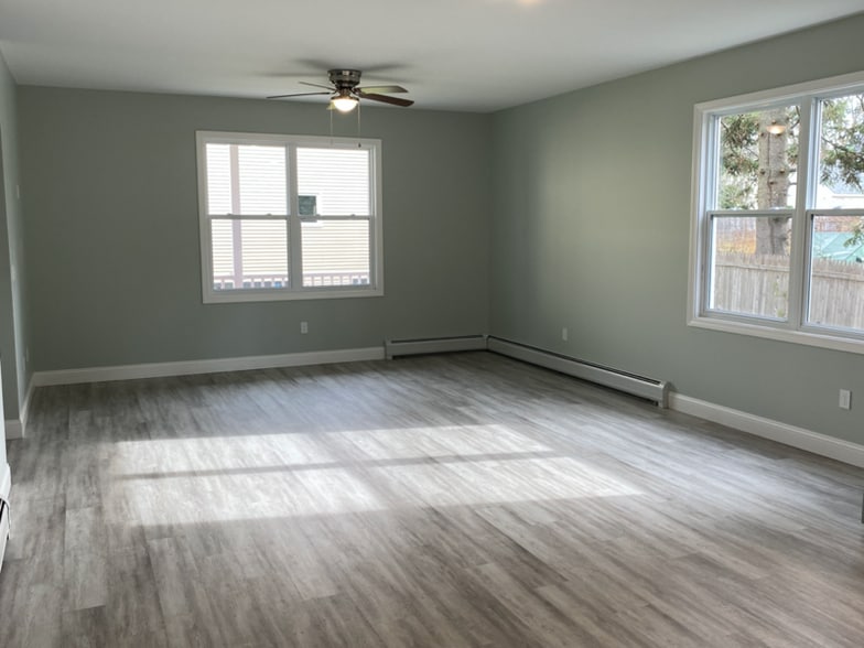 Building Photo - 45 Robin Wy