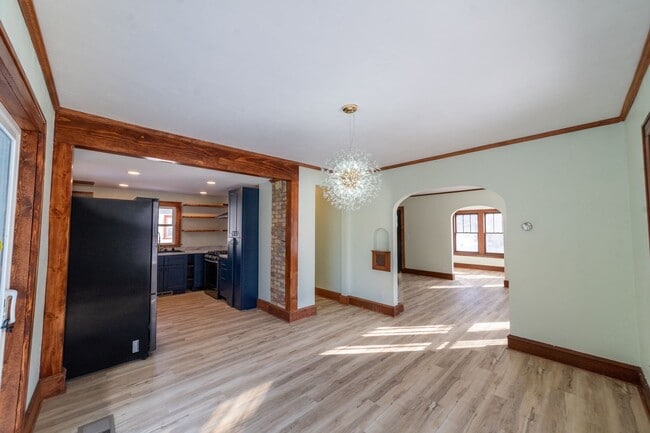 Building Photo - 3 Bedroom Appleton House