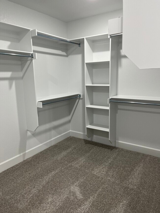 Building Photo - 3201 SW Lovely Ln