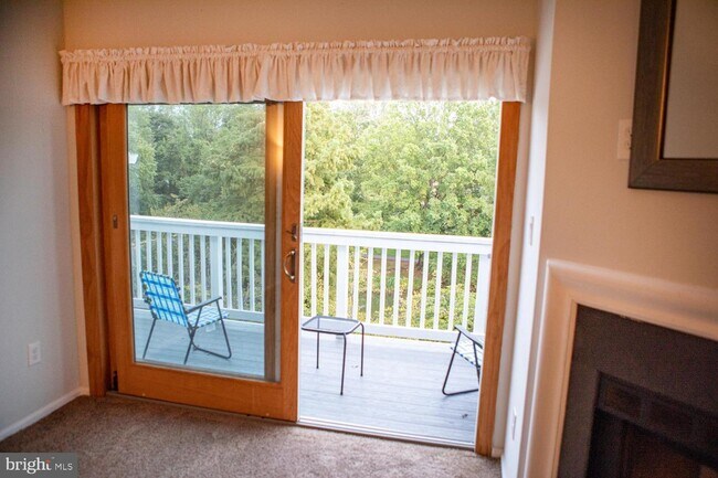 Building Photo - 2852 Yarling Ct