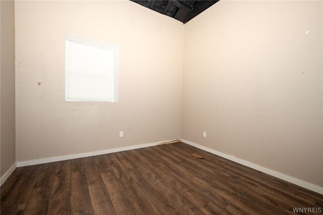 Building Photo - 2335 Main St