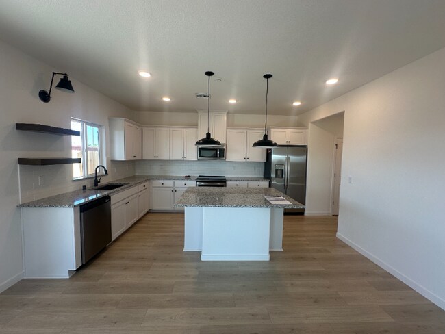 Building Photo - 12320 Verdin Cir