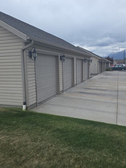 Building Photo - 488 S 2550 W